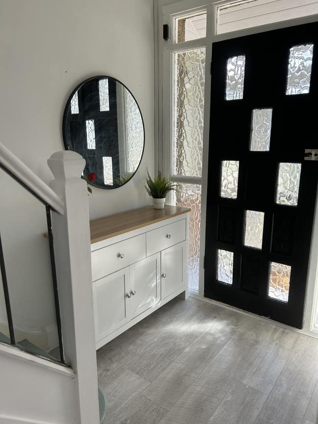 Clean and newly refurbished double room available  Main Photo