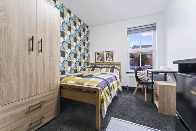 Ensuite Rooms In Rugby Near Train station  Main Photo
