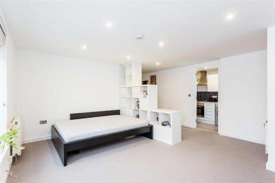 Entire Studio (Zone 2) - Short Term Let - Low Rent Main Photo