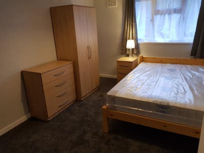 Large Beautiful Room in CM20  Main Photo