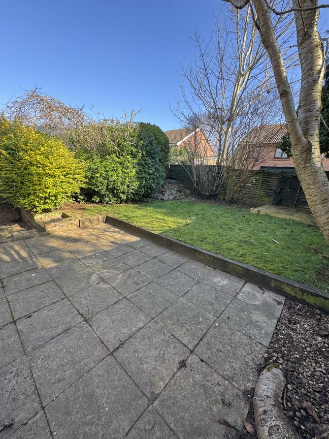Bright & Spacious Double Room – Great Location! Main Photo