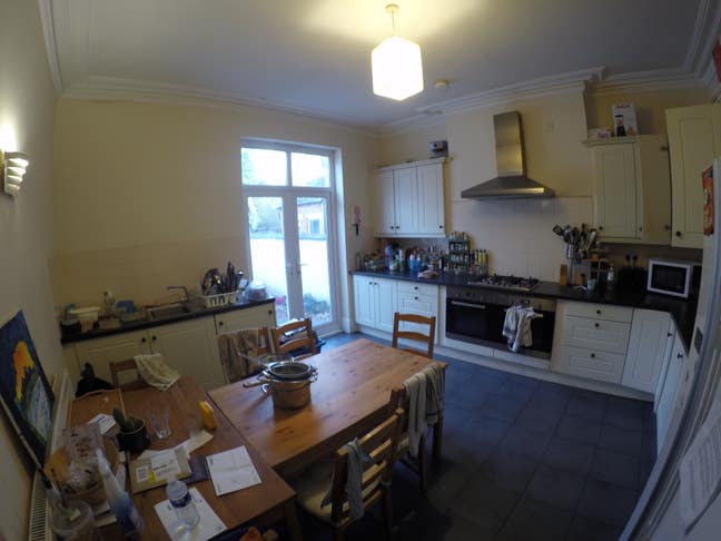 Double room available next to Harborne walkway Main Photo
