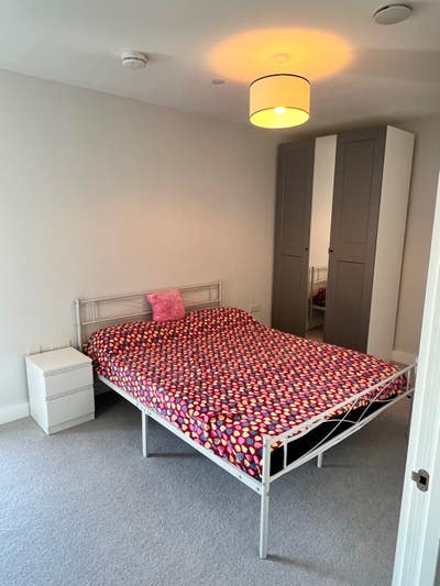 Spacious Double Room for Rent – Prime Location! Main Photo