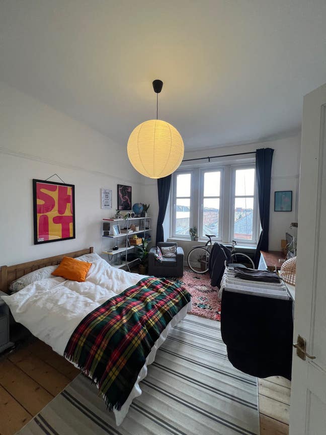 Room available in G42 Main Photo