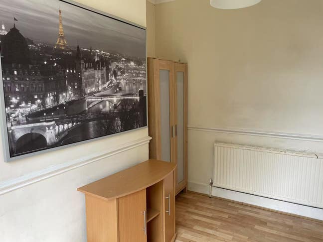Big Double Room to Rent for Profession Main Photo