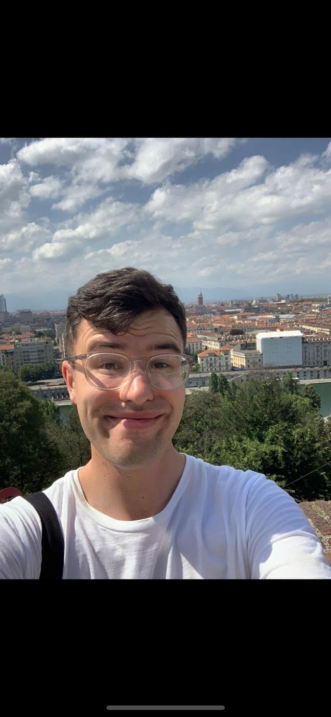 Friendly and tidy teacher seeking a house/flat  Main Photo