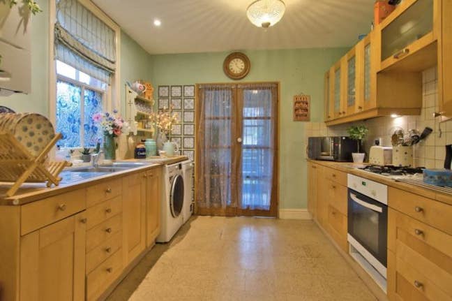 Lovely large single room, £575 inc. all bills Main Photo