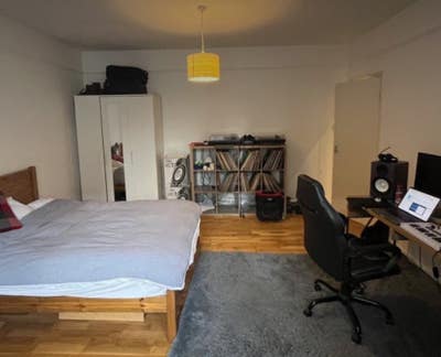 Room to Rent in Clapham North (short term-1 month) Main Photo