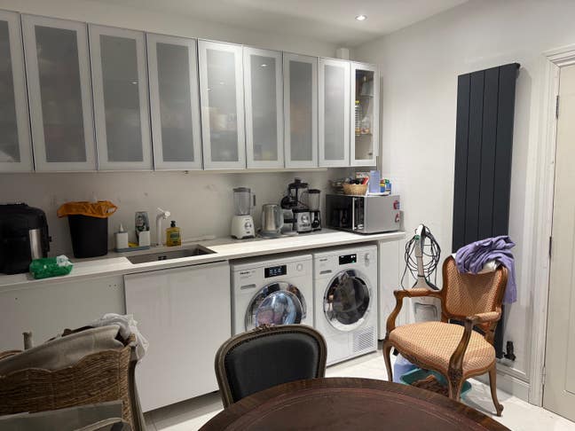 Spacious single room  Main Photo