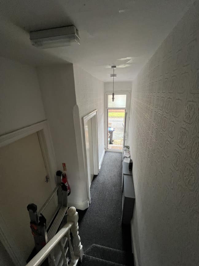 Room available in 5 bed property Main Photo