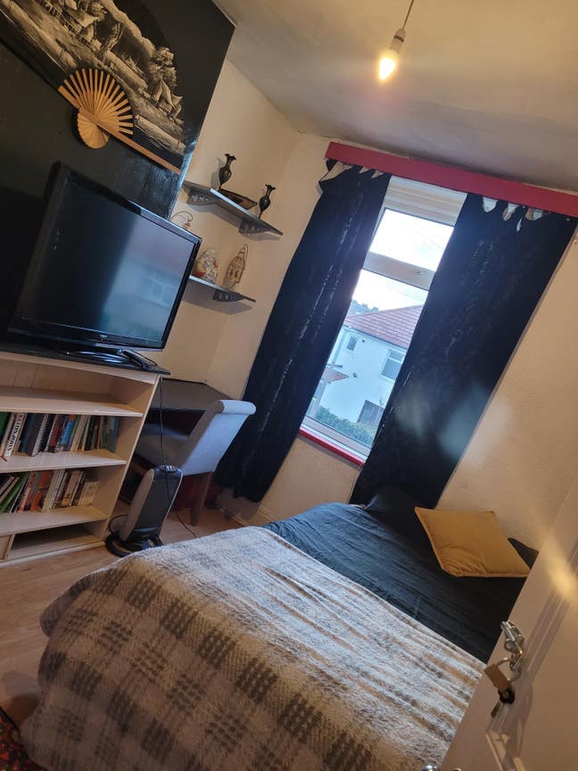 2 private rooms in a 3 bedroom terraced Main Photo
