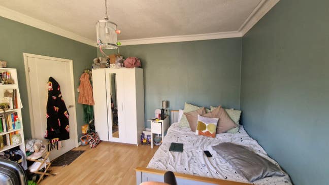 Large room in excellent Guildford location  Main Photo