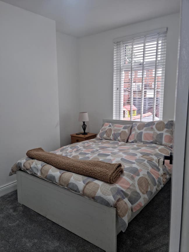 Double room to let  Main Photo