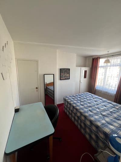  Bright bedroom in friendly house  - bills incl. Main Photo