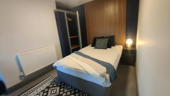 Room on Smithdown Road Near the Park Main Photo