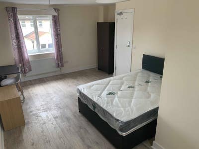 En-suite Churchill 1 min walk Main Photo