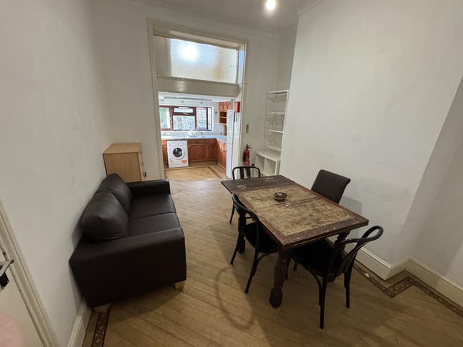 🏡 Spacious 5-Bedroom Home Just Off Holloway Road  Main Photo