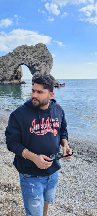 Professional Male seeks a single or double room Main Photo