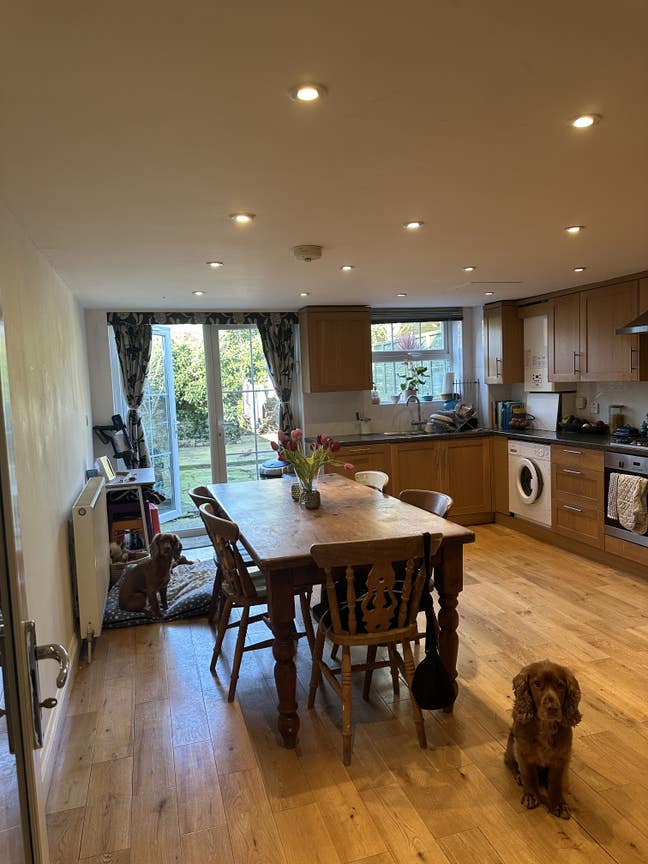 Double room sub let available  Main Photo