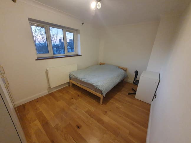 Newly renovated, fully furnished, spacious double  Main Photo