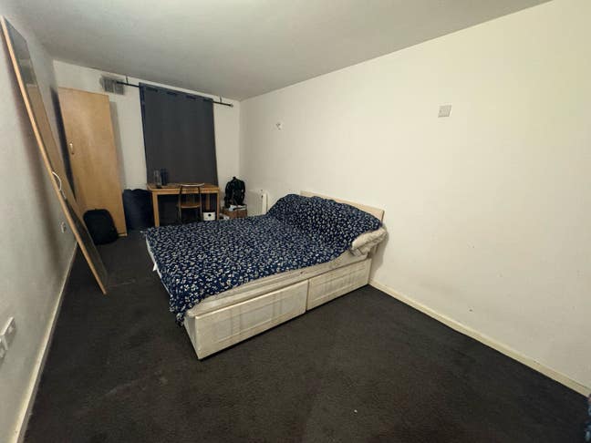 Fully Furnished Large Double Room for Rent Main Photo