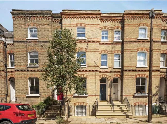 Large room in central townhouse available Mon-Fri Main Photo