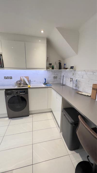 Lovely single room in centre Camberley  Main Photo