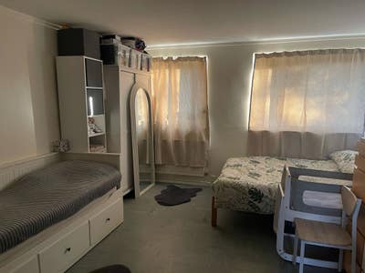 Short Term Let- Entire Flat Available for Sublet Main Photo