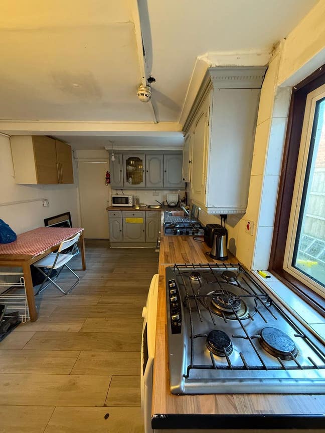 Double Room Access to Garden in Willesden Green Main Photo