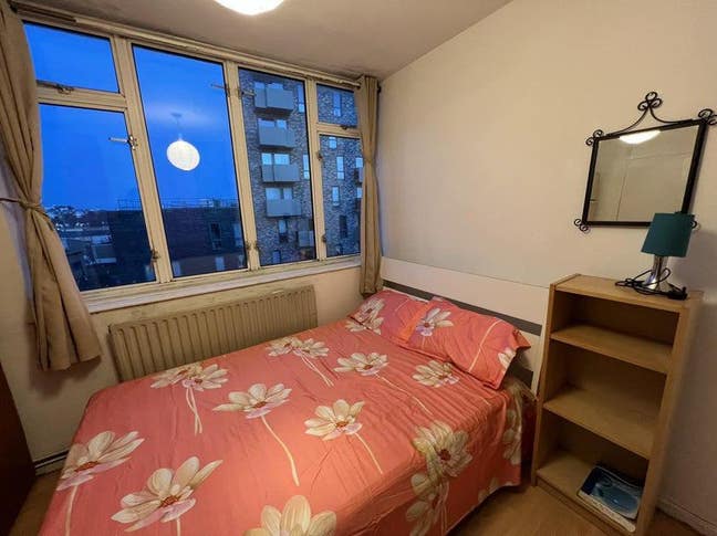 One Fantastic room available in  Stepney Green  Main Photo