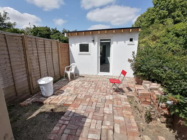 Maisonette, studio flat 5 minutes from the Oracle  Main Photo