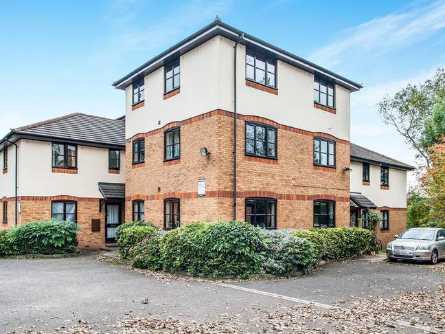 Single room available  Main Photo