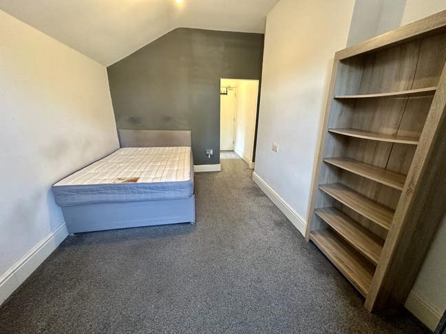 Mosely HMO room in central Birmingham with ensuite Main Photo