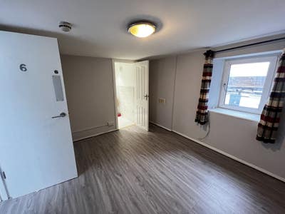 Fully Renovated, 5-Min to Plymouth Centre & Uni Main Photo