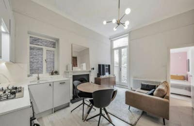 Flatmate to share 2-bedroom flat Main Photo