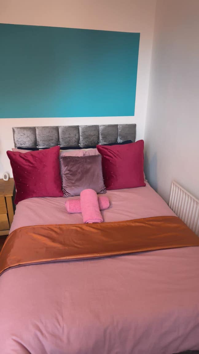 GTEAT Double Bedroom 53BE Main Photo