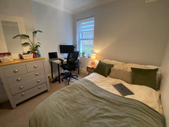 Cosy double room in female house share with garden Main Photo