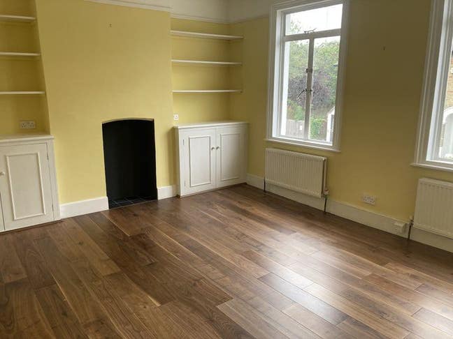 SE22 Sunny WHOLE 2 Bed Flat Main Photo