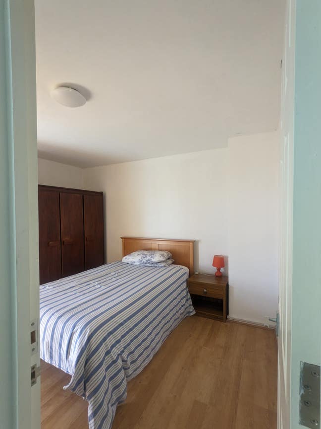 A bright room double rooms to let with en suite Main Photo