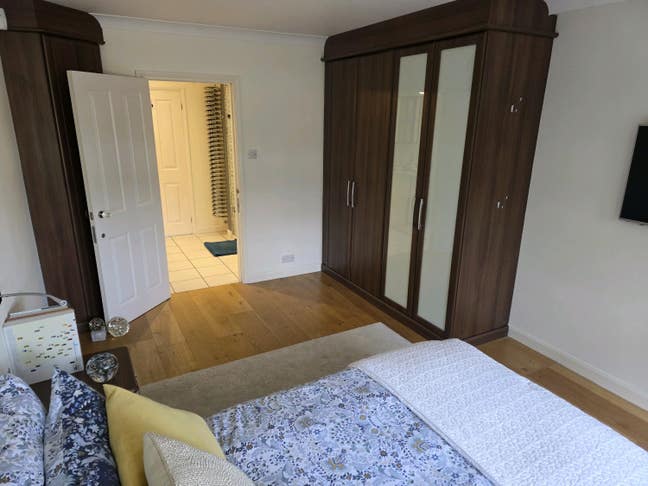 Ground Floor En-suite Room - All bills included Main Photo