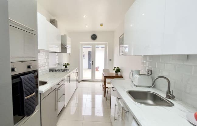 Cozy Ensuite Double 5mins to station Main Photo