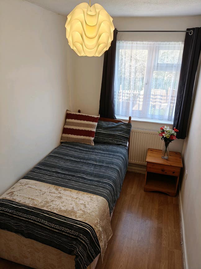 Lovely Single Room including bills in Fishponds Main Photo