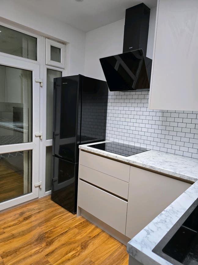 Brand new modern 1 double room flat  Main Photo