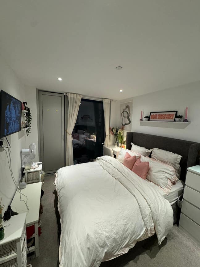 1 Double room in Manchester CIty DSQ Residences Main Photo