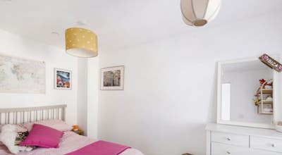 Room available in lovely home on North Street Main Photo