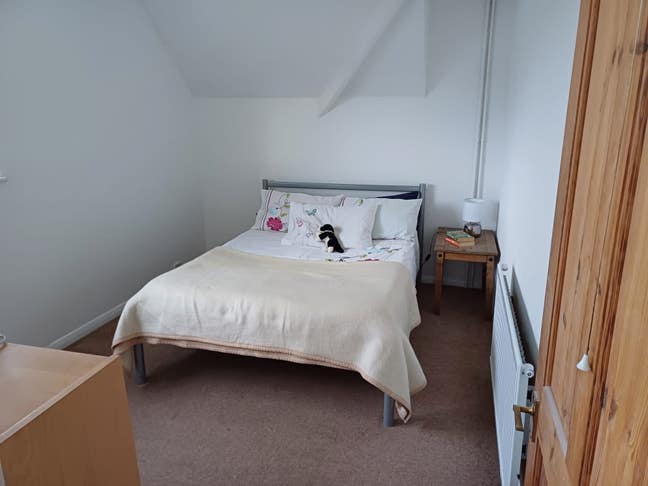 Double Room to let, close to Newbury town centre Main Photo