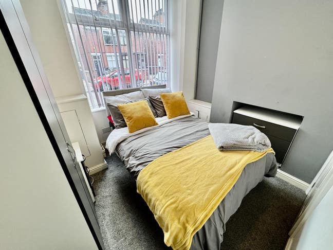Stylish 4-Bedroom HMO in Joiners' Square, Hanley Main Photo