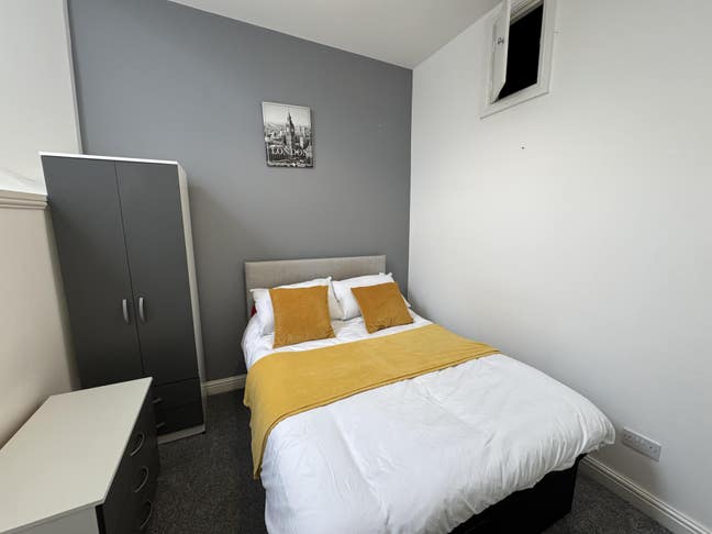 Stylish 4-Bedroom HMO in Joiners' Square, Hanley Main Photo