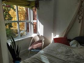 Large room with en suite and Kitchenette Main Photo
