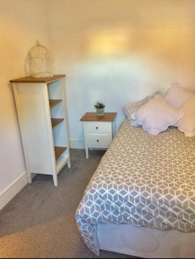 Bright Furnished Double Room in Great Location. Main Photo